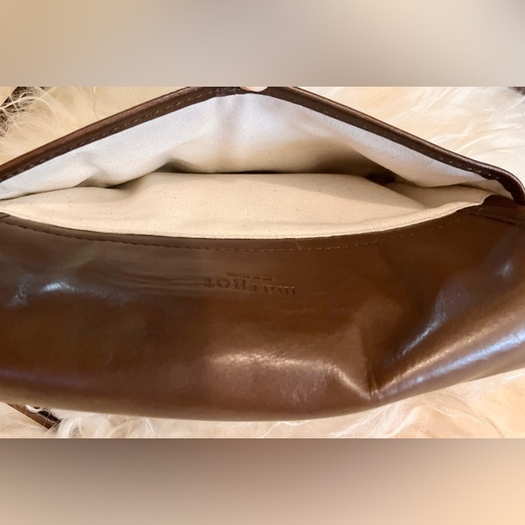 Margot Parker Turn Key Genuine Leather Crossbody Bag in Cognac. - Picture 10 of 13